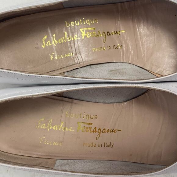 Vintage Salvatore Ferragamo White Classic Almond Toe Heels Size 7 - Picture 5 of 10